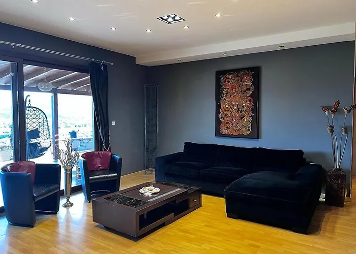Villa Agnadio Mykalis