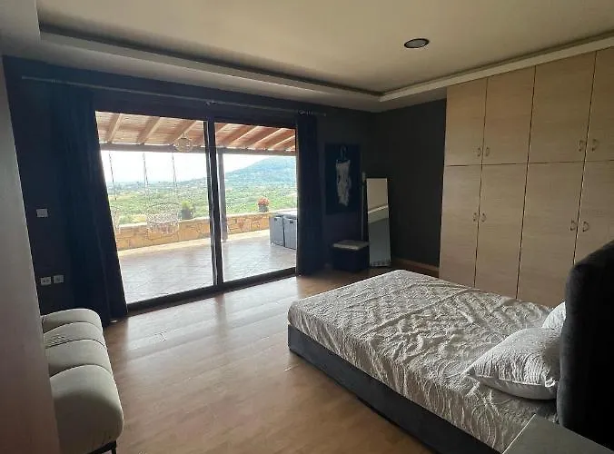 Villa Agnadio Mykalis